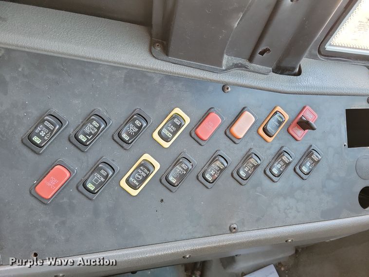 image for item DL7764 2008 Freightliner B2  school bus