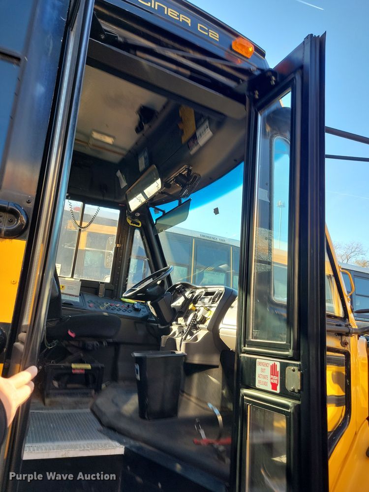 image for item DL7766 2009 Freightliner B2  school bus