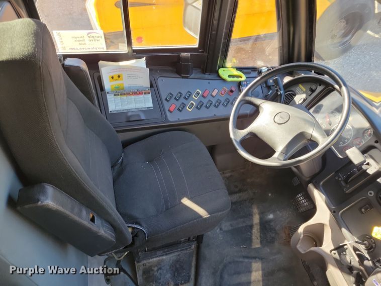 image for item DL7766 2009 Freightliner B2  school bus