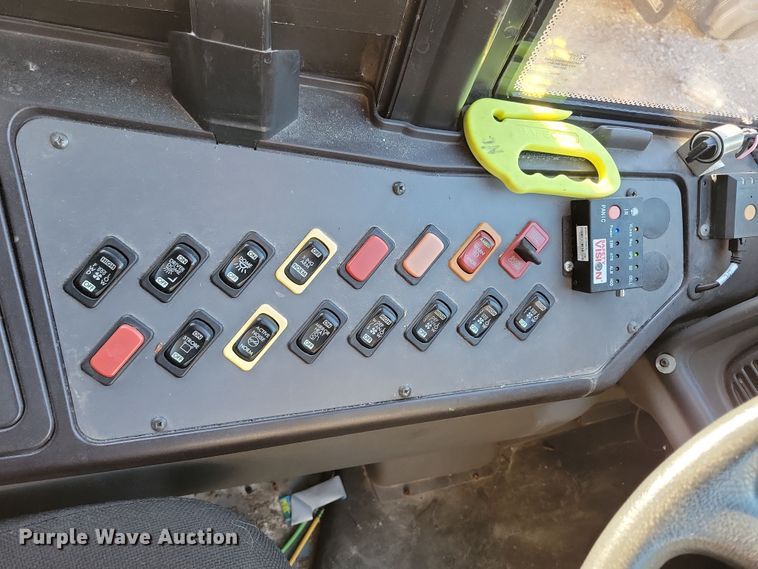 image for item DL7766 2009 Freightliner B2  school bus