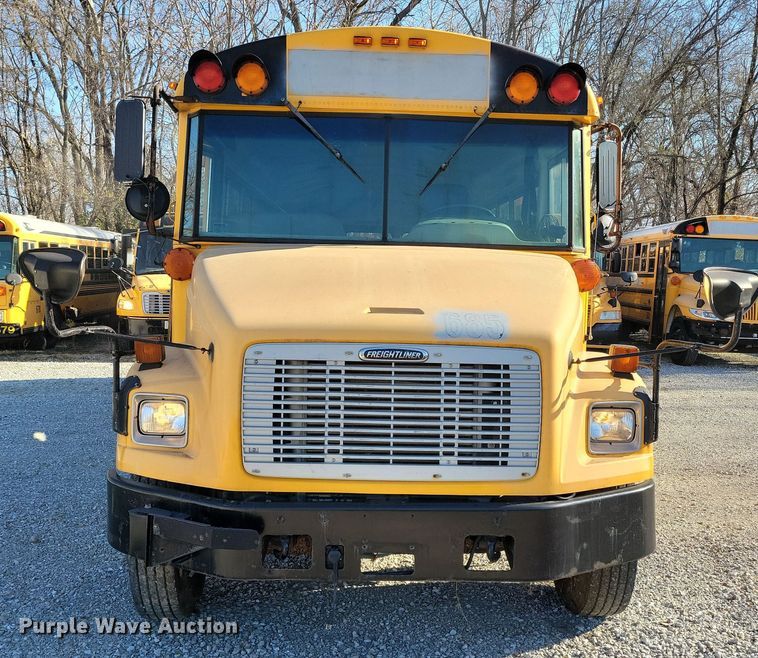 image for item DL7768 2004 Freightliner FS65  school bus
