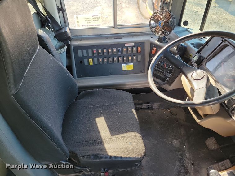 image for item DL7768 2004 Freightliner FS65  school bus