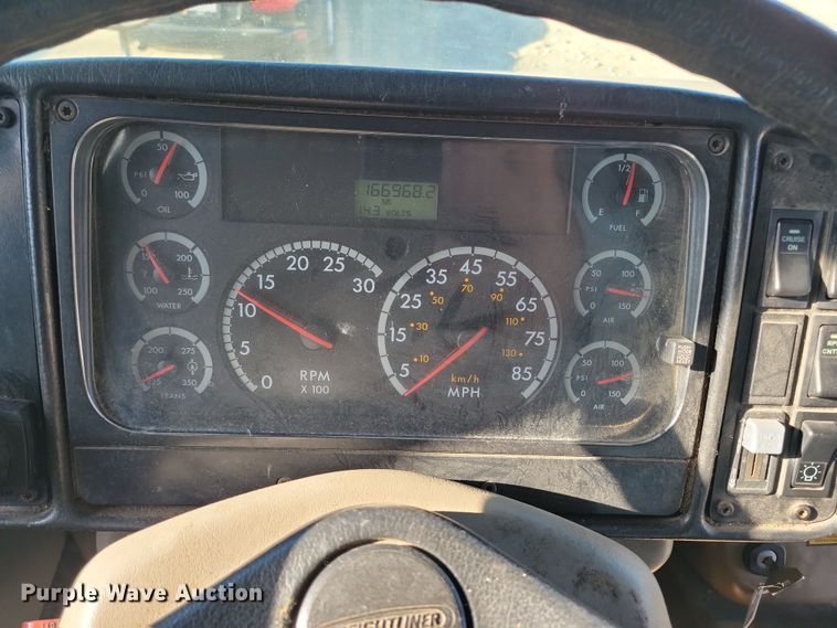 image for item DL7768 2004 Freightliner FS65  school bus