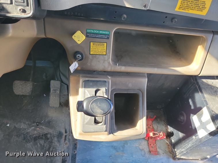 image for item DL7768 2004 Freightliner FS65  school bus