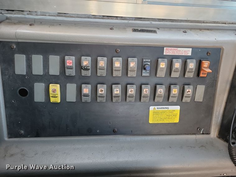 image for item DL7768 2004 Freightliner FS65  school bus