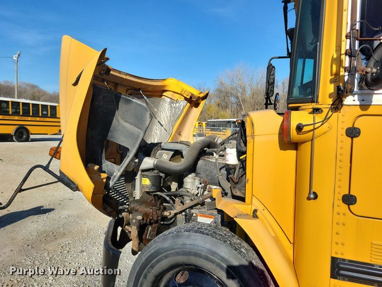 image for item DL7768 2004 Freightliner FS65  school bus