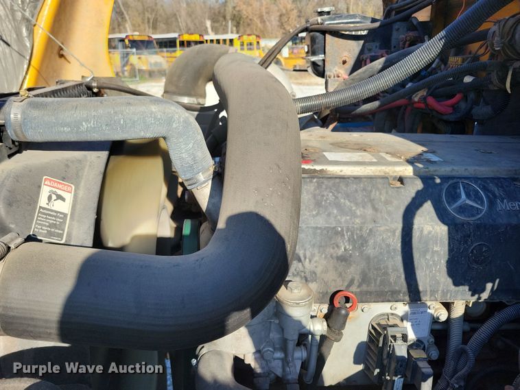 image for item DL7768 2004 Freightliner FS65  school bus