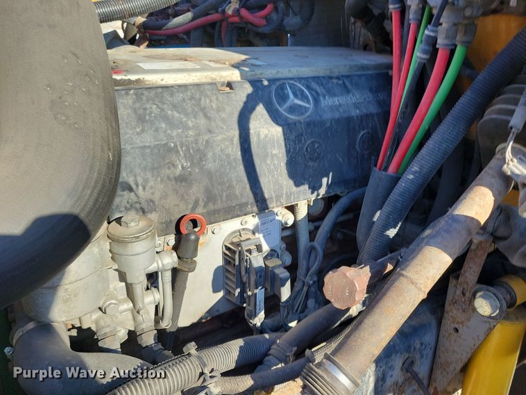 image for item DL7768 2004 Freightliner FS65  school bus