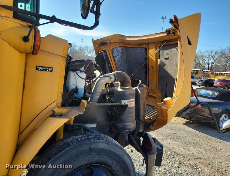 image for item DL7768 2004 Freightliner FS65  school bus