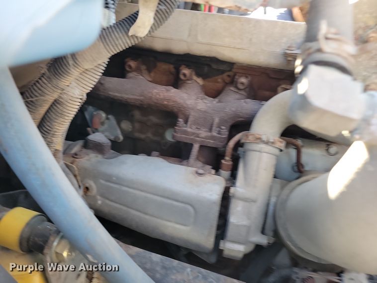 image for item DL7768 2004 Freightliner FS65  school bus