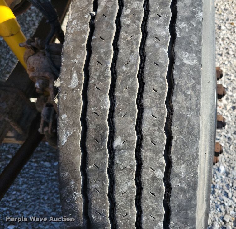 image for item DL7768 2004 Freightliner FS65  school bus