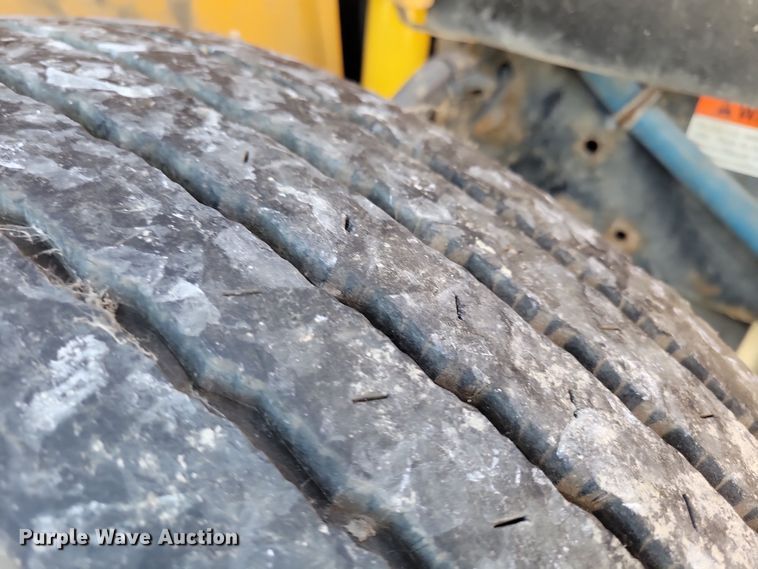 image for item DL7768 2004 Freightliner FS65  school bus