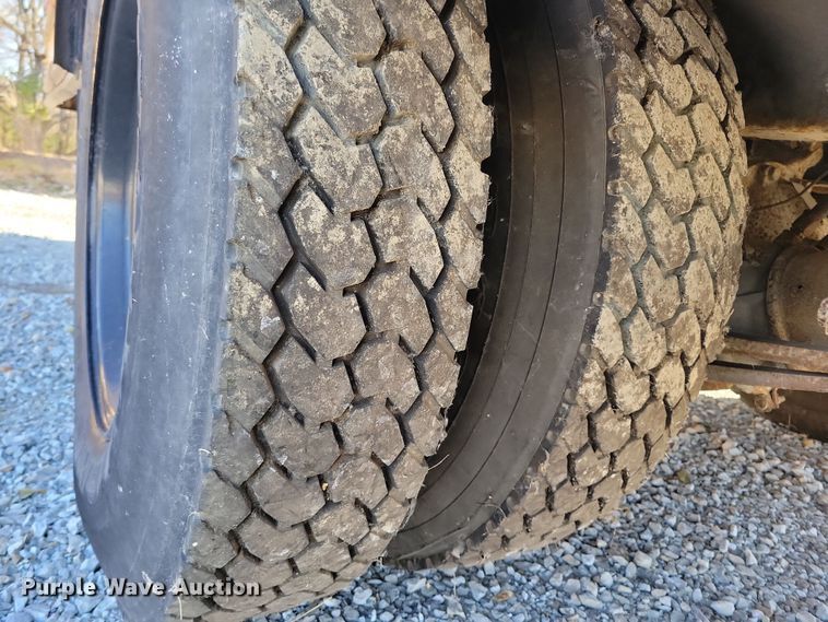 image for item DL7768 2004 Freightliner FS65  school bus