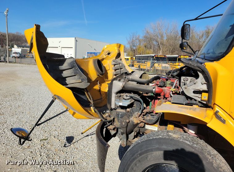 image for item DL7769 2010 Freightliner B2  school bus