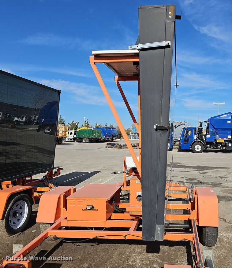 image for item DM1495 2012 Wanco WTMMB  portable road sign