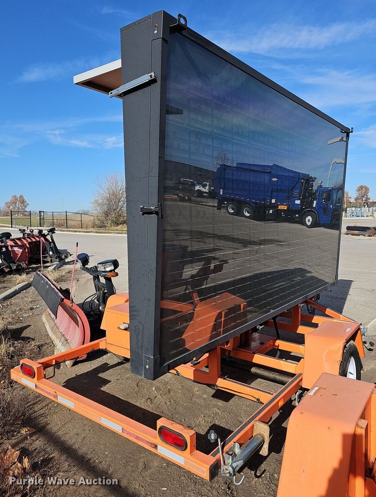 image for item DM1497 Wanco WTMMB message board trailer