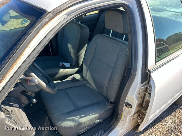 image for item DQ1498 2005 Ford Crown Victoria Police Interceptor