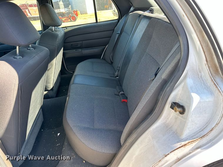 image for item DQ1498 2005 Ford Crown Victoria Police Interceptor