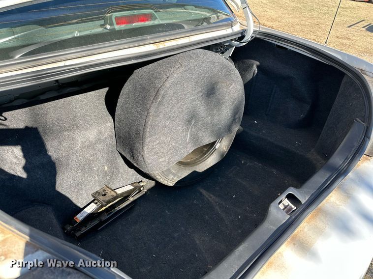 image for item DQ1498 2005 Ford Crown Victoria Police Interceptor