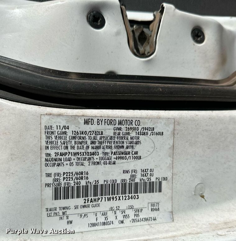 image for item DQ1498 2005 Ford Crown Victoria Police Interceptor