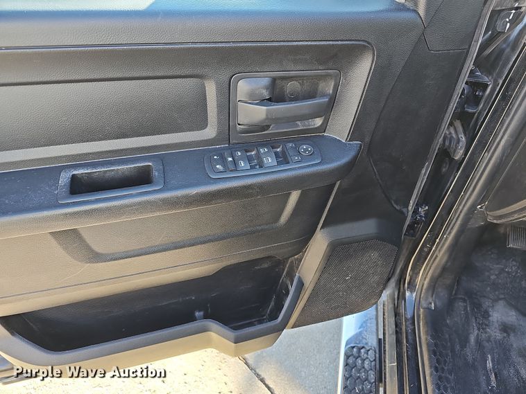 image for item DR5928 2020 Dodge Ram 1500  Crew Cab pickup truck