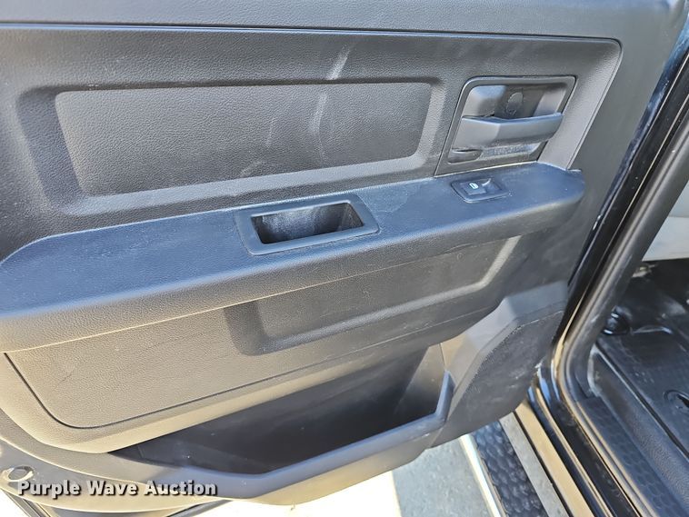 image for item DR5928 2020 Dodge Ram 1500  Crew Cab pickup truck