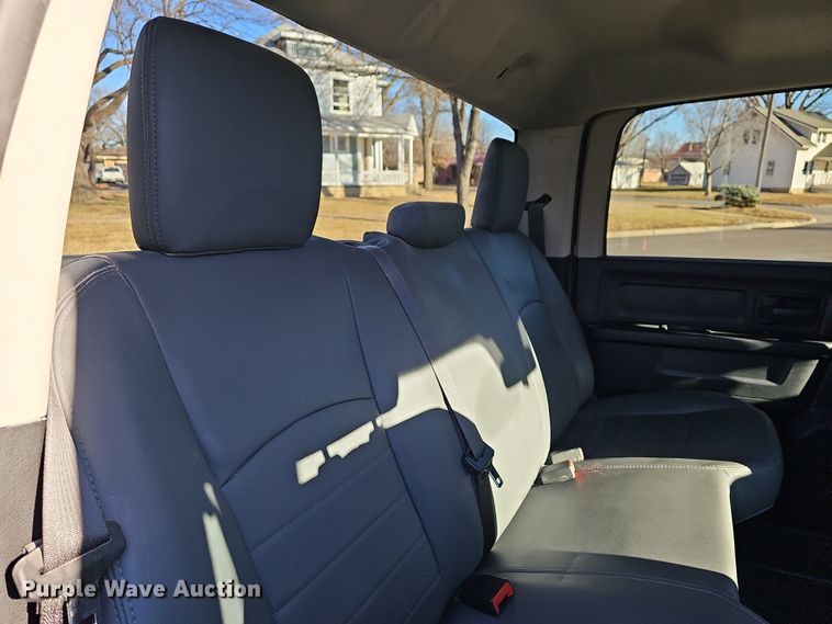 image for item DR5928 2020 Dodge Ram 1500  Crew Cab pickup truck