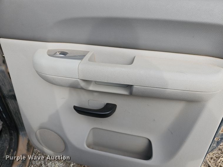 image for item DR5932 2009 Chevrolet Silverado 1500  Crew Cab pickup truck