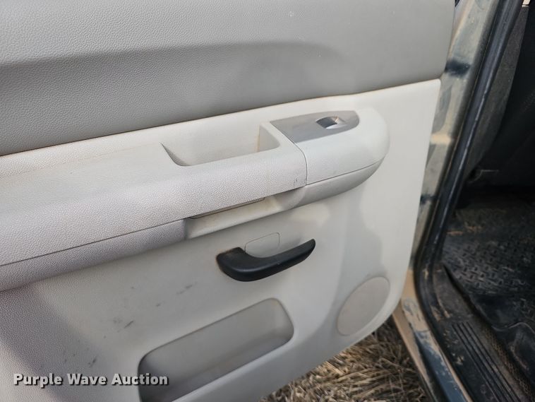 image for item DR5932 2009 Chevrolet Silverado 1500  Crew Cab pickup truck