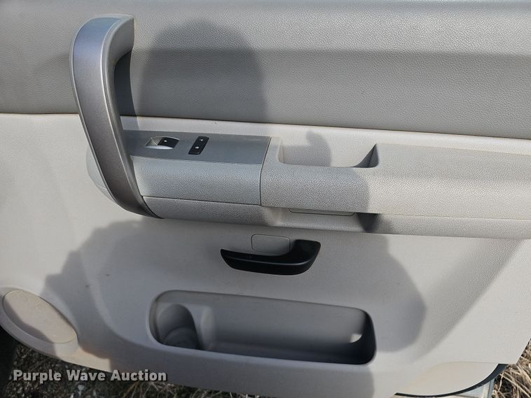 image for item DR5932 2009 Chevrolet Silverado 1500  Crew Cab pickup truck