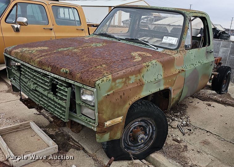 image for item DR5941 1985 Chevy CD30903  pickup truck cab and chassis