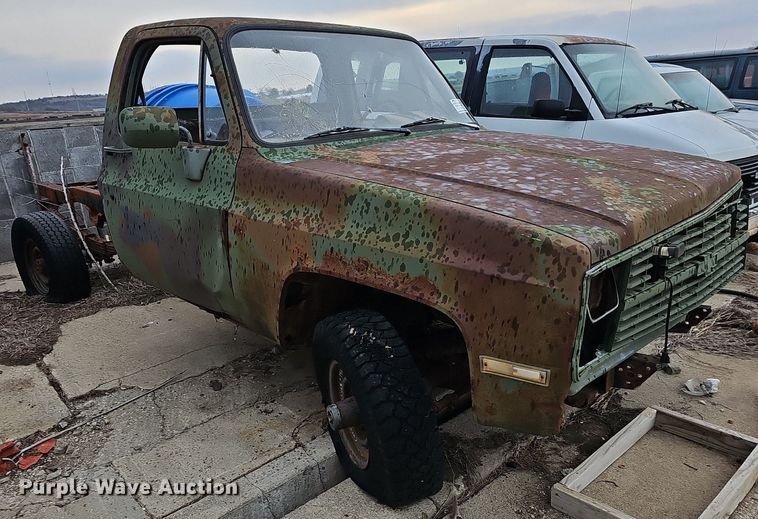 image for item DR5941 1985 Chevy CD30903  pickup truck cab and chassis