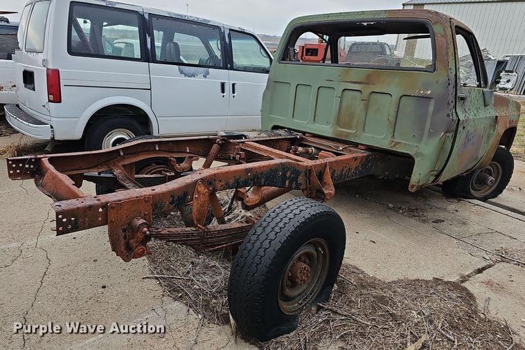 image for item DR5941 1985 Chevy CD30903  pickup truck cab and chassis