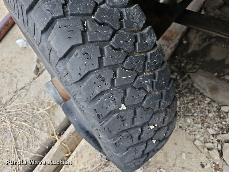 image for item DR5941 1985 Chevy CD30903  pickup truck cab and chassis