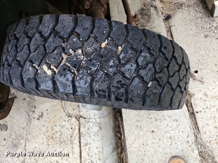 image for item DR5941 1985 Chevy CD30903  pickup truck cab and chassis