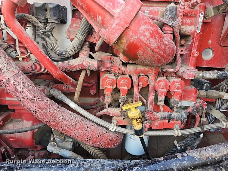 image for item DR5942 2004 Kenworth  semi truck