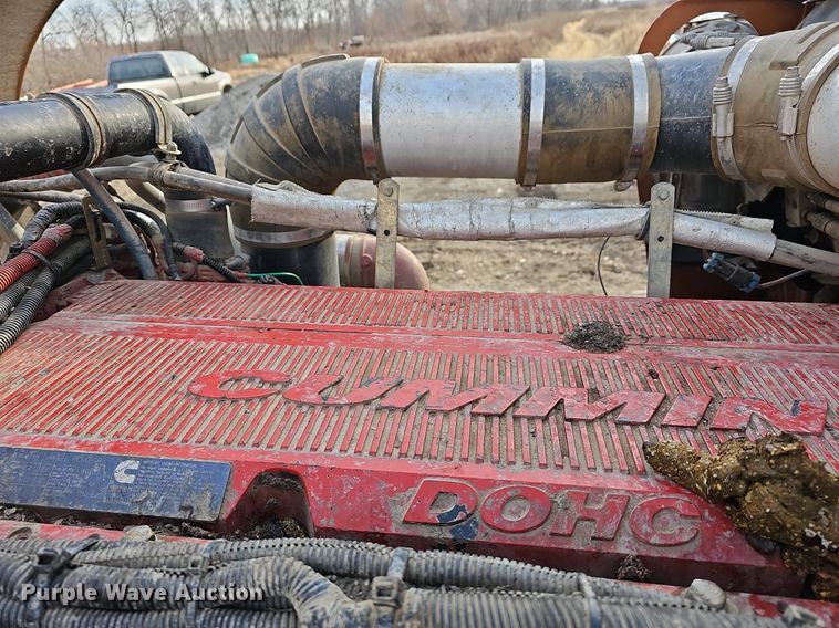 image for item DR5942 2004 Kenworth  semi truck