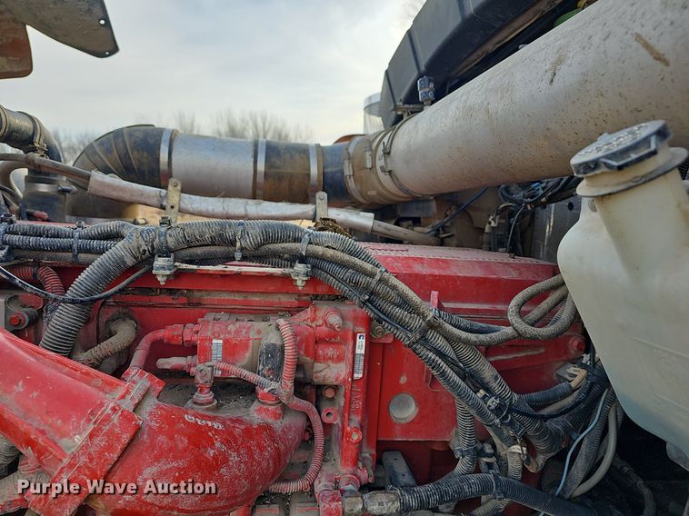 image for item DR5942 2004 Kenworth  semi truck