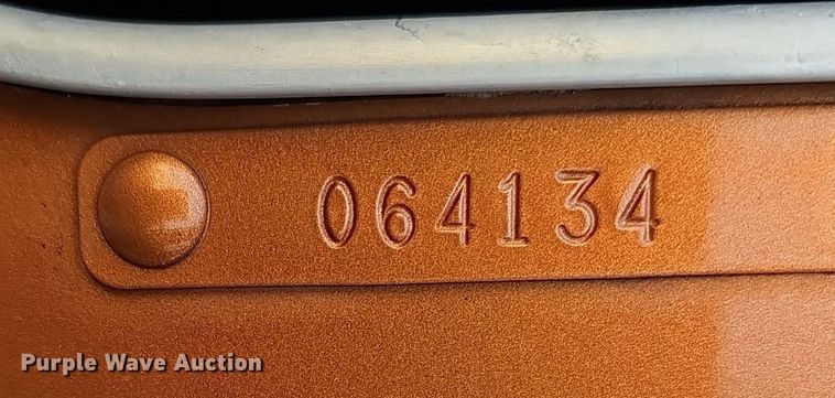 image for item DR5942 2004 Kenworth  semi truck