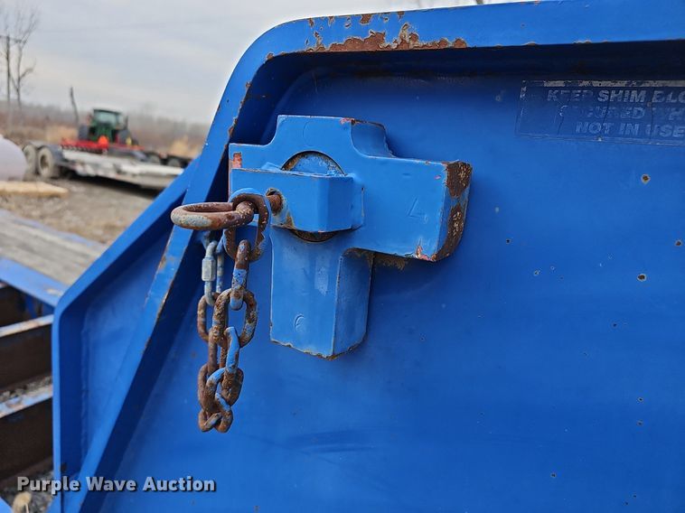 image for item DR5943 1999 Talbert T3DW50SAHRG1T1  lowboy equipment trailer