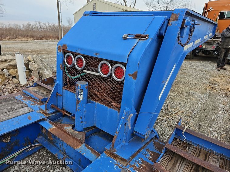 image for item DR5943 1999 Talbert T3DW50SAHRG1T1  lowboy equipment trailer