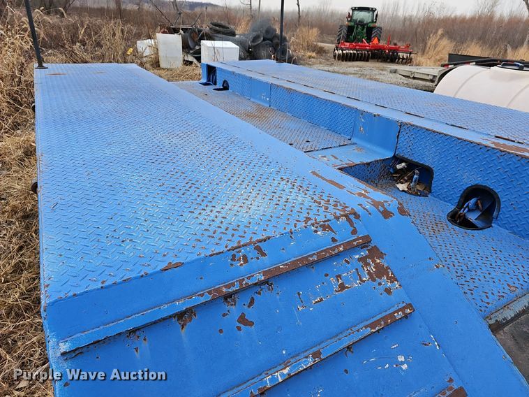 image for item DR5943 1999 Talbert T3DW50SAHRG1T1  lowboy equipment trailer