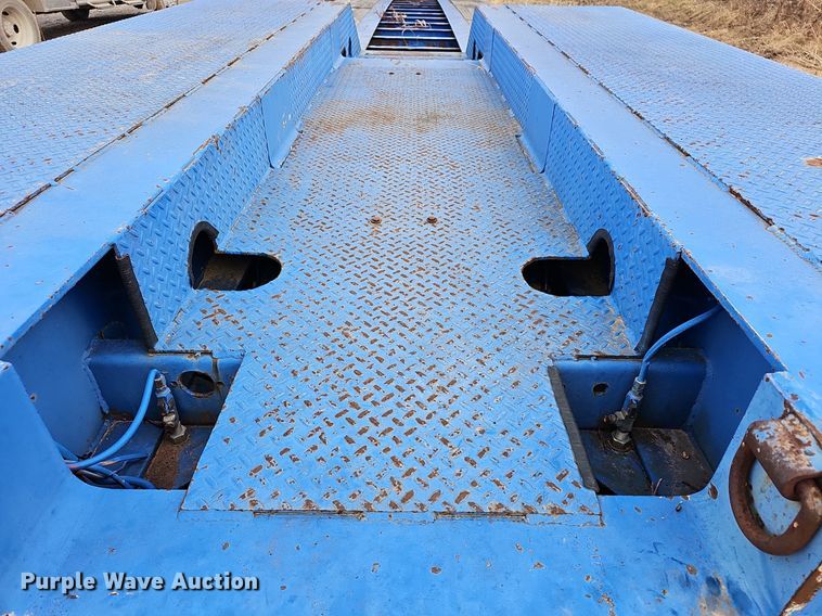 image for item DR5943 1999 Talbert T3DW50SAHRG1T1  lowboy equipment trailer