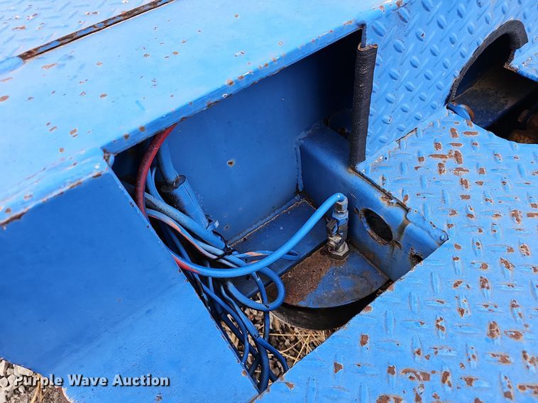 image for item DR5943 1999 Talbert T3DW50SAHRG1T1  lowboy equipment trailer