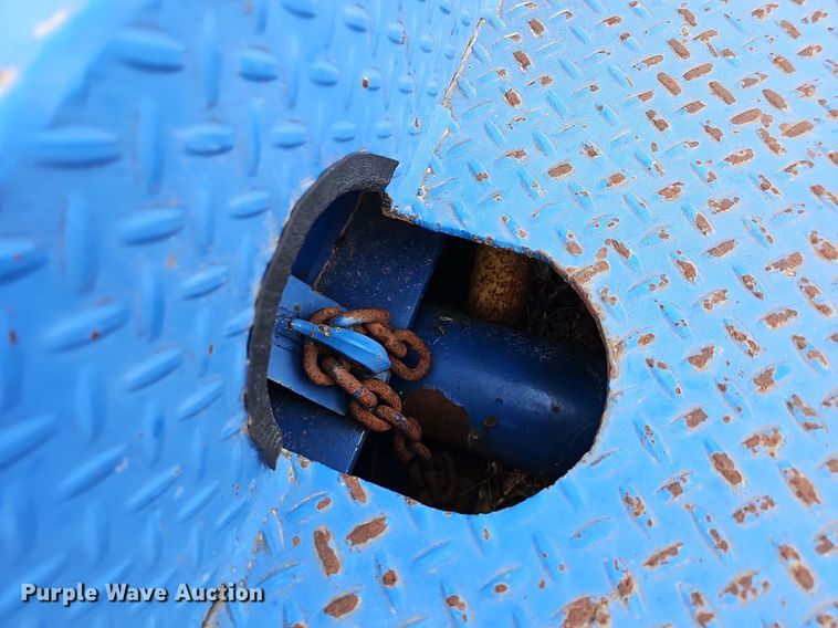 image for item DR5943 1999 Talbert T3DW50SAHRG1T1  lowboy equipment trailer