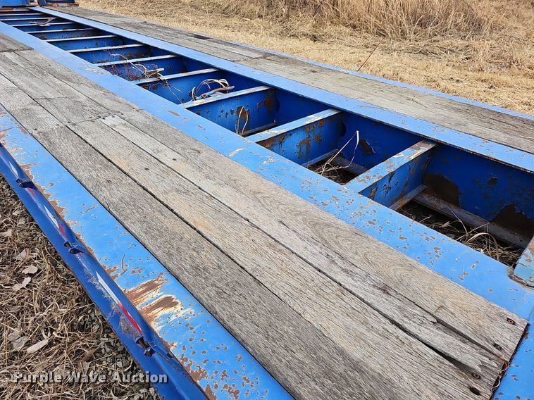 image for item DR5943 1999 Talbert T3DW50SAHRG1T1  lowboy equipment trailer