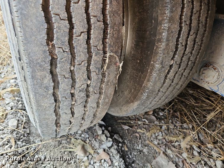 image for item DR5943 1999 Talbert T3DW50SAHRG1T1  lowboy equipment trailer