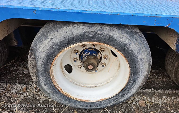 image for item DR5943 1999 Talbert T3DW50SAHRG1T1  lowboy equipment trailer