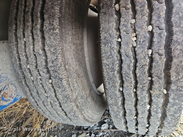 image for item DR5943 1999 Talbert T3DW50SAHRG1T1  lowboy equipment trailer