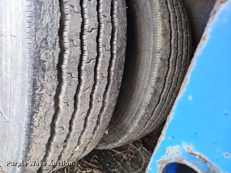 image for item DR5943 1999 Talbert T3DW50SAHRG1T1  lowboy equipment trailer